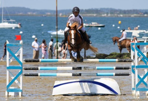 Les sorties ce WE sur le Bassin : Jumping des Sables, théâtre, nuit du jeu, concerts …