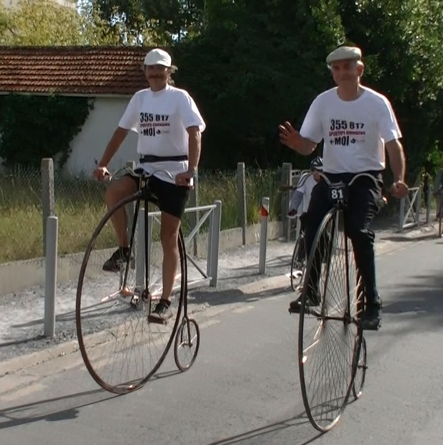 Défilés de selles sur quatre pattes et sur deux roues à Andernos (en vidéo). Karaté : Carton du Dojo club Lantonnais au Luxembourg (2 victoires).