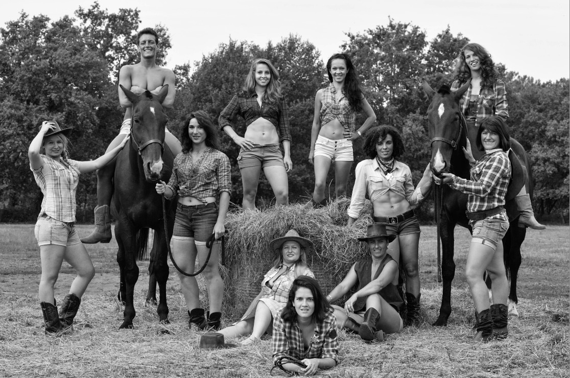 Les Pin Up&rsquo;s de charme du XIII Boien : une autre image du rugby féminin (très country ..)