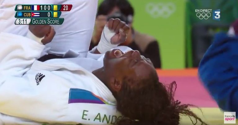 Emilie Andeol attrape l&rsquo;or au JO : voir la vidéo du combat gagnant…