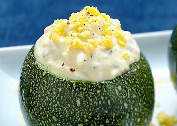 Recette  : Courgettes farcies au Chèvre et à la tapenade (par Lyselotte)