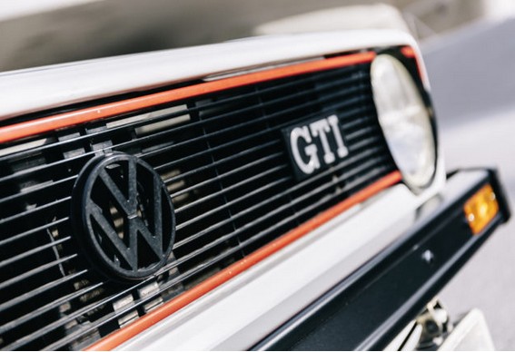 Sur la route : La Golf GTI avec P. Vergès
