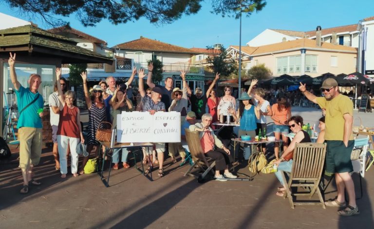 Terrasses pour tous… Manifestation contre le Passe sanitaire à Andernos